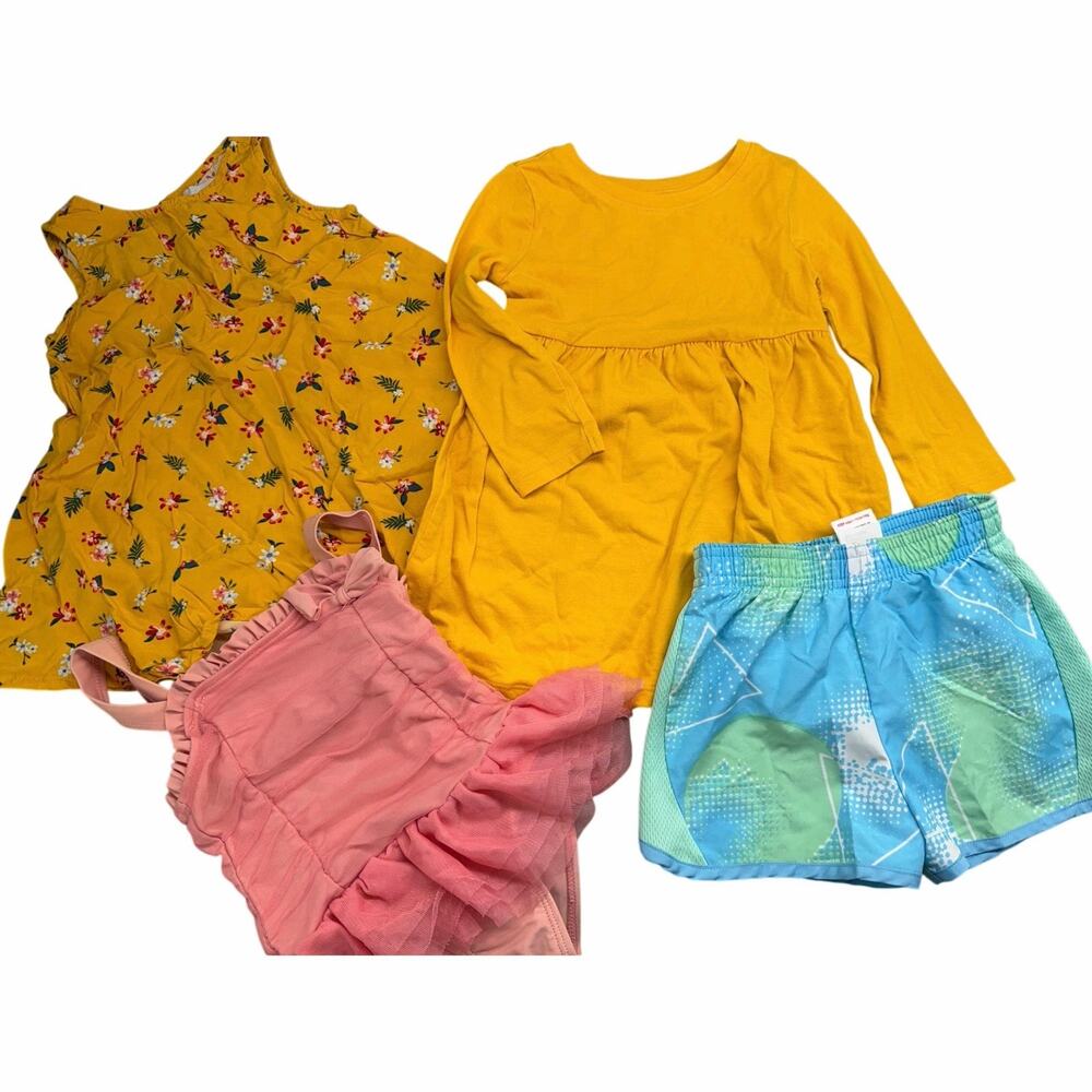 5 pieces of baby girl clothes size 18-24 months pre owned in good conditions